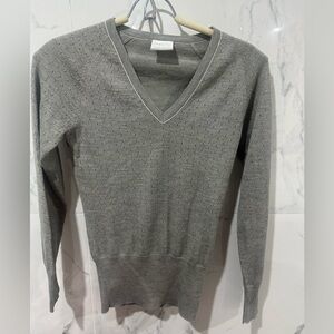 Nike Golf women’s v-neck pull on wool-polyester grey sweater size XS NWOT.
